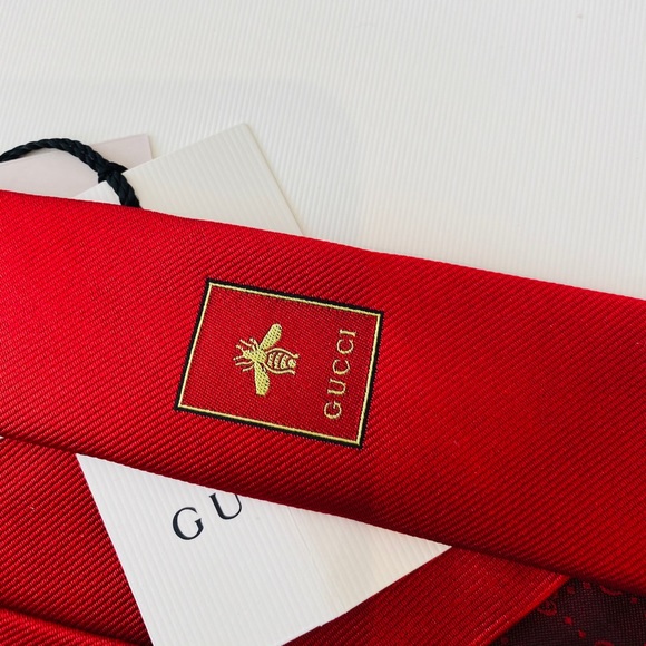 Brand New - Gucci Red Tie Tiger Wings - Picture 6 of 6